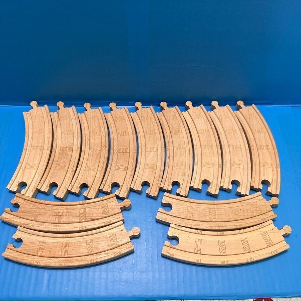 Thomas & Friends Wooden Railway Curved Tracks